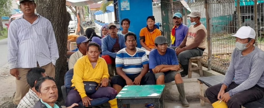 Ngeluh Gaji Kecil, Belasan Pekerja Kebersihan di Perumnas Mandala Ancam Demo