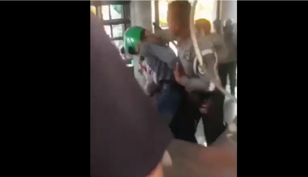 Pencuri Baterai Mobil Nyaris Tewas Diamuk Massa di Komplek Cemara Asri