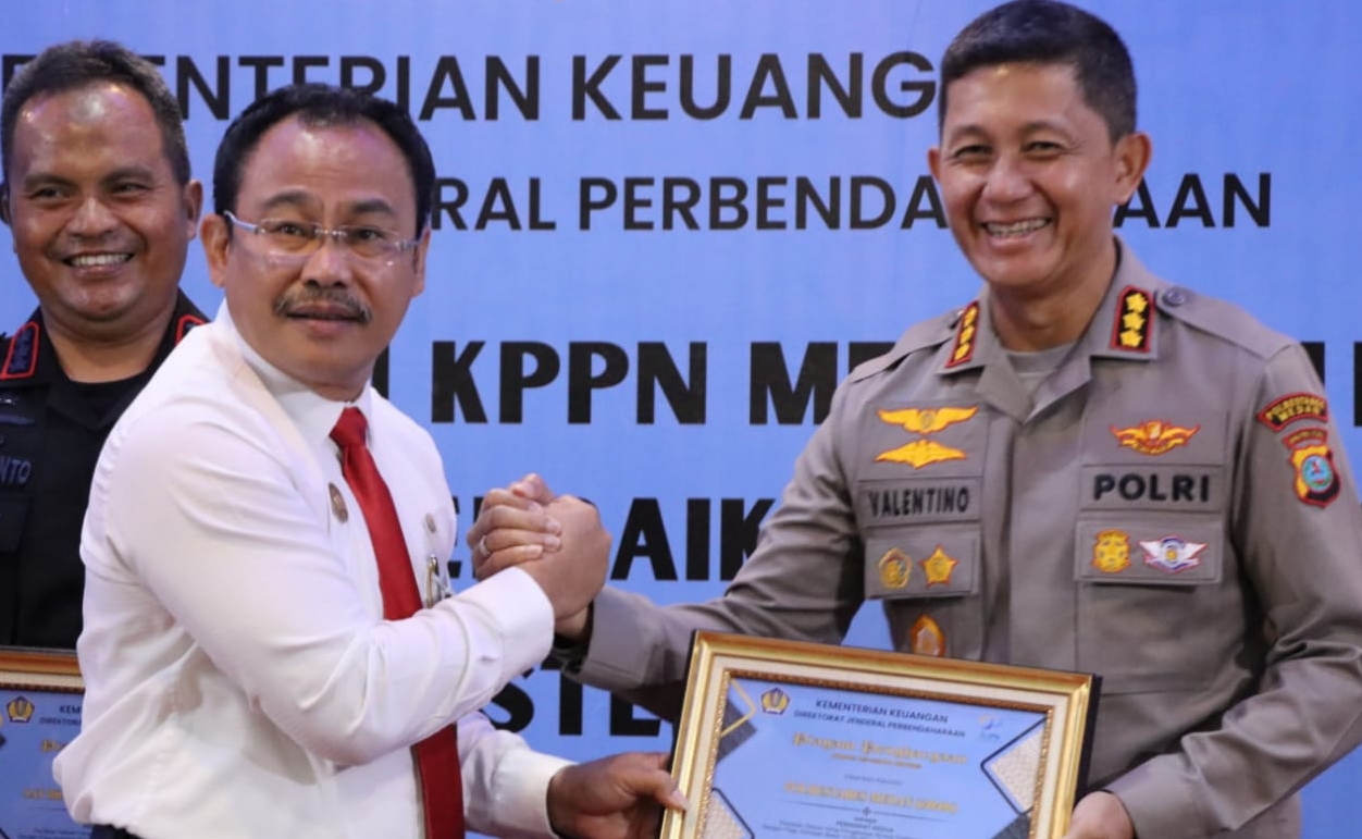 Kapolrestabes Medan dapat Penghargaan dari Menteri Keuangan RI