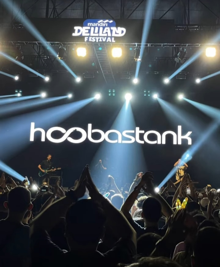Hoobstank Bakar Crowd Penonton Deliland