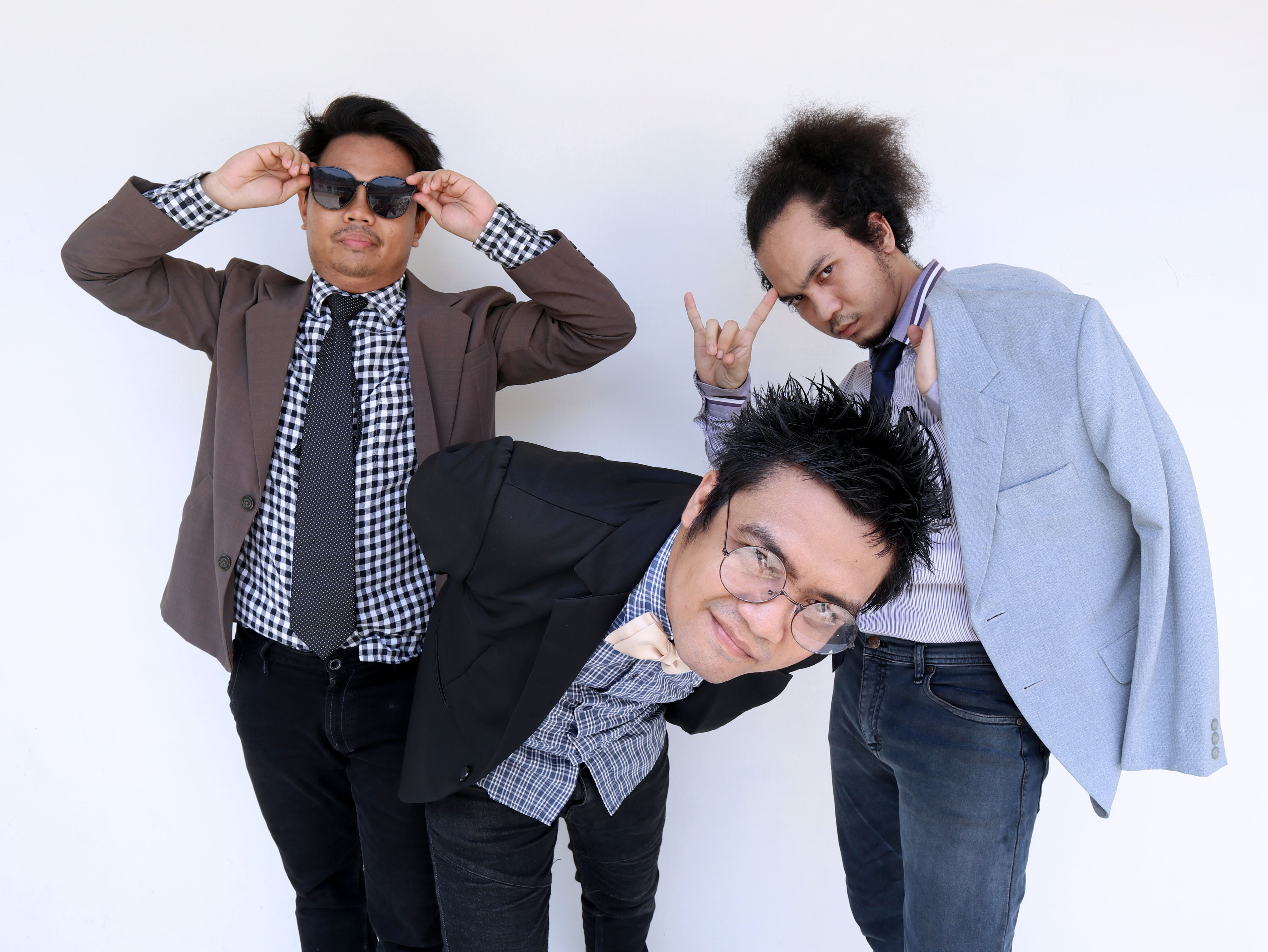 Dispencer Lepas "Blue Aura" Bocoran Album Baru