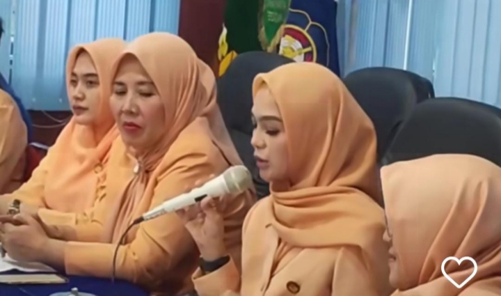 Ketua Dharma Wanita Disdamkarmat Medan Pimpinan Pertemuan Bahas Persiapan 17 Agustus