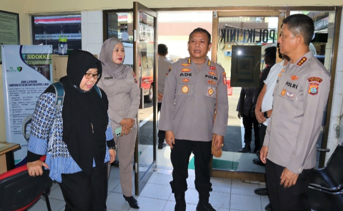Kombes Pol Valentino Alfa Tatareda Terima Kunjungan Puslitbang Polri : Cek Kondisi Klinik Polrestabes Medan