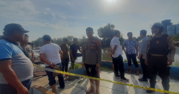 Puluhan Pria Berambut Cepak dan Bersenjata Laras Panjang Obrak-abrik Rumah Warga