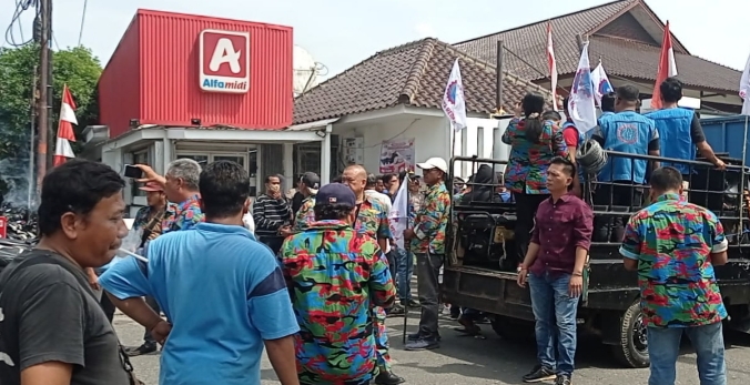 Polrestabes Medan Pantau dan Amankan Aksi Demo Dua Organisasi Buruh