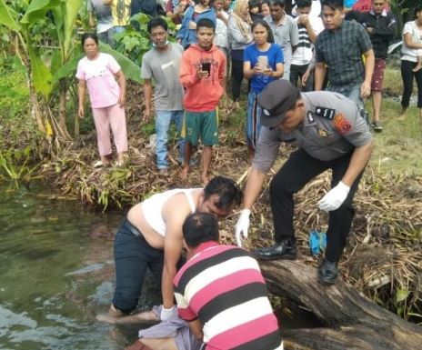Heboh ! Warga Temukan Mayat Terapung di Danau Toba