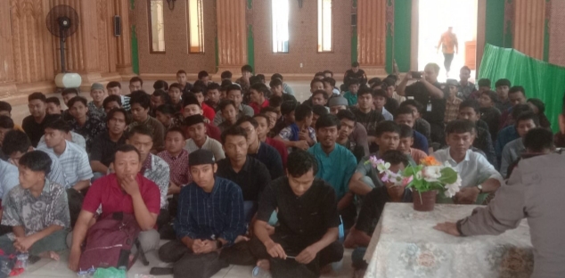 Polrestabes Medan Ajak Santri Berpegang Teguh kepada ajaran Agama dan Aturan Negara