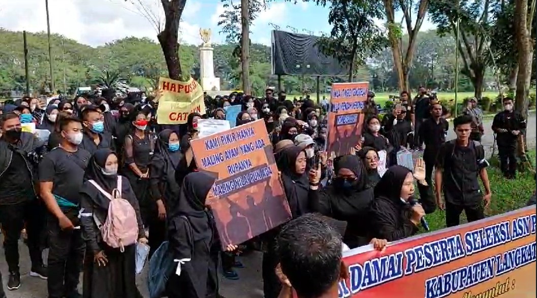 Seleksi PPPK Guru di Kabupaten Langkat Dituding Sarat Kecurangan, Peserta Geruduk Kantor Bupati