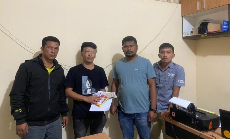 Pengedar Togel yang Berkeliaran di Halte Bus Doloksanggul Pasrah saat Ditangkap