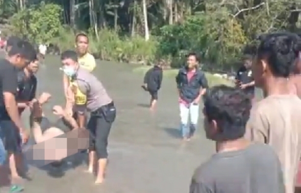 Seorang Pria Ditemukan Tewas di Pantai Salju, Diduga Hanyut