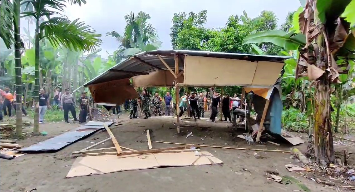Barak Narkoba dan Judi yang Diviralkan Emak-emak Akhirnya Dibakar Polisi
