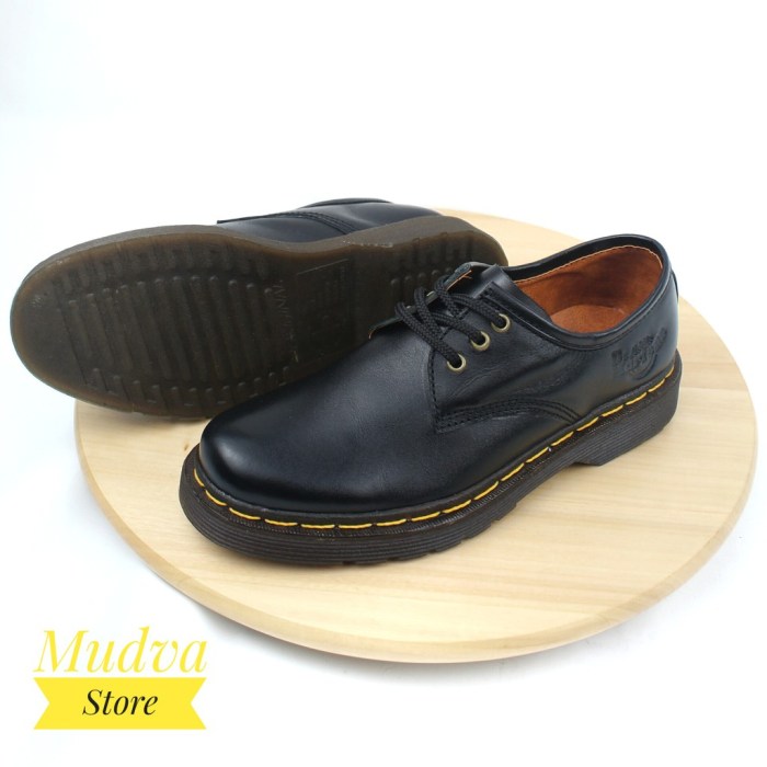Harga Sepatu DocMart Pria Original: Gaya Ikonik dengan Kualitas Premium