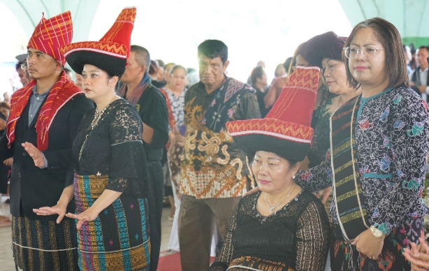Badikenita Br Sitepu Turut Berduka Cita : Sosok Politikus Drs Baskami Ginting Layak Ditiru