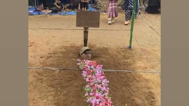 Tolak Pabrik Kelapa Sawit, Warga di Labuhanbatu Gelar Aksi Kuburkan Diri