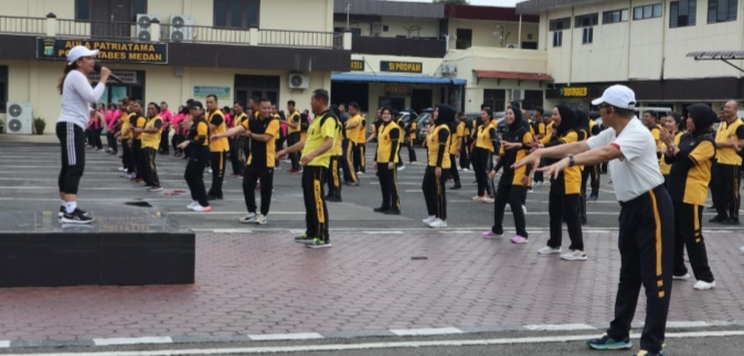 Kapolrestabes Medan Gelar Apel, dan Olahraga Bersama Personel