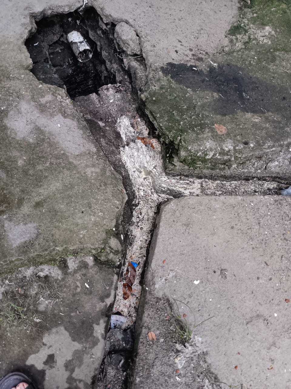 Lurah Gang Buntu Respons Keluhan Warga