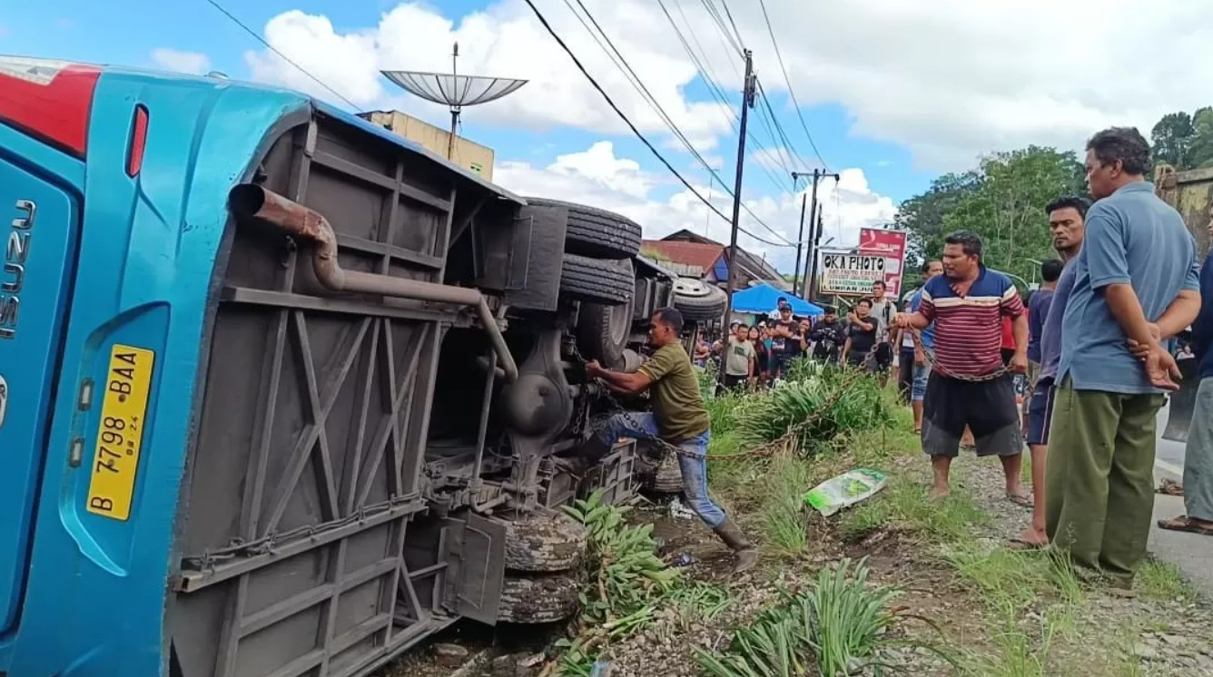 Bus Big Bird Tabrak Warga di Toba, 2 Tewas, 2 Luka Berat