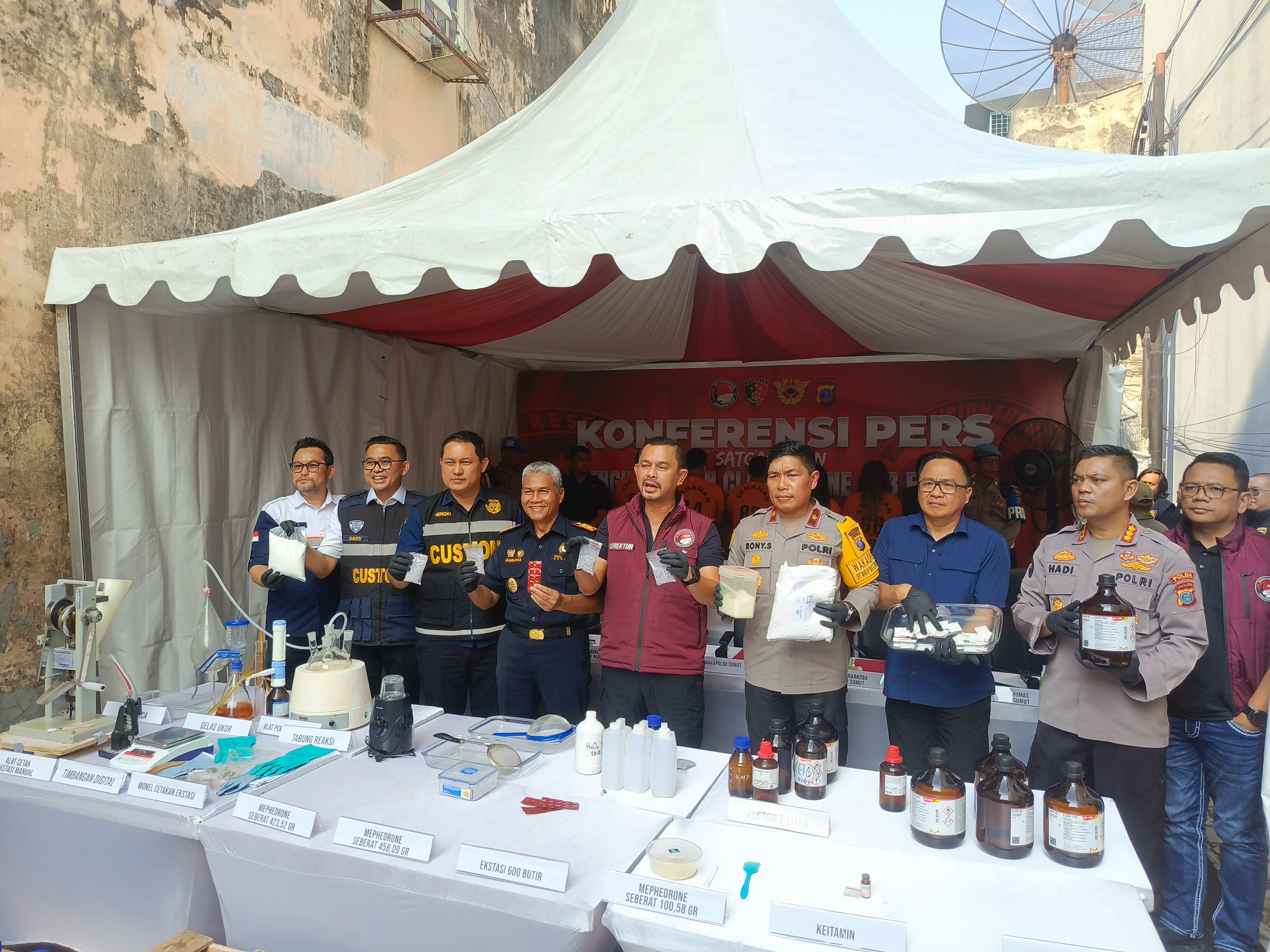 Laboratorium Ekstasi di Medan Cetak 600 Butir Narkoba Tiap Bulan
