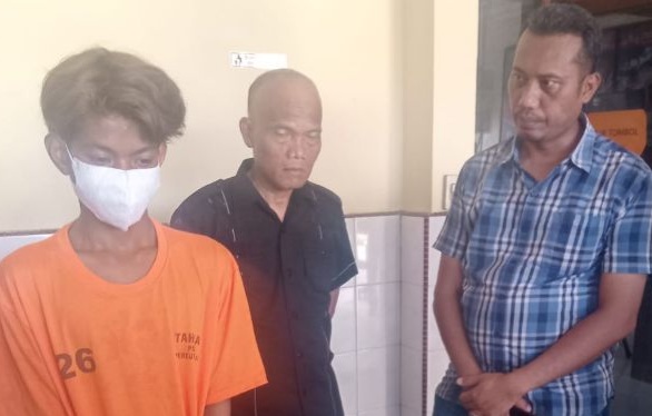 Terekam CCTV, Remaja 17 Tahun Curi Sepeda Motor 