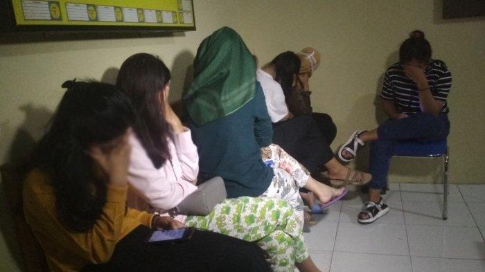 Emak-emak Gerebek Penginapan Diduga Sarang Prostitusi di Batubara