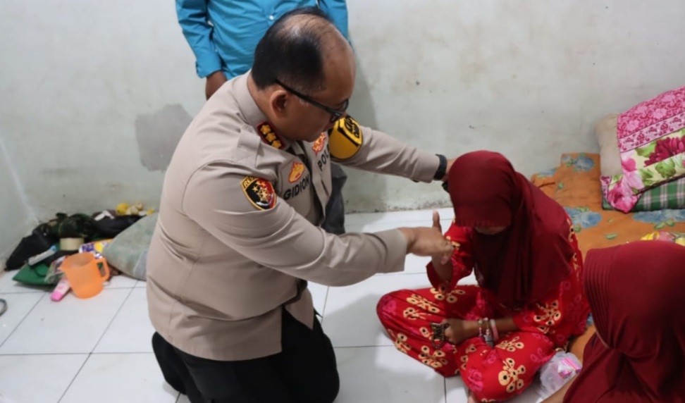 Kapolrestabes Medan Jenguk Korban Rudapaksa : Pemulihan Korban yang Utama