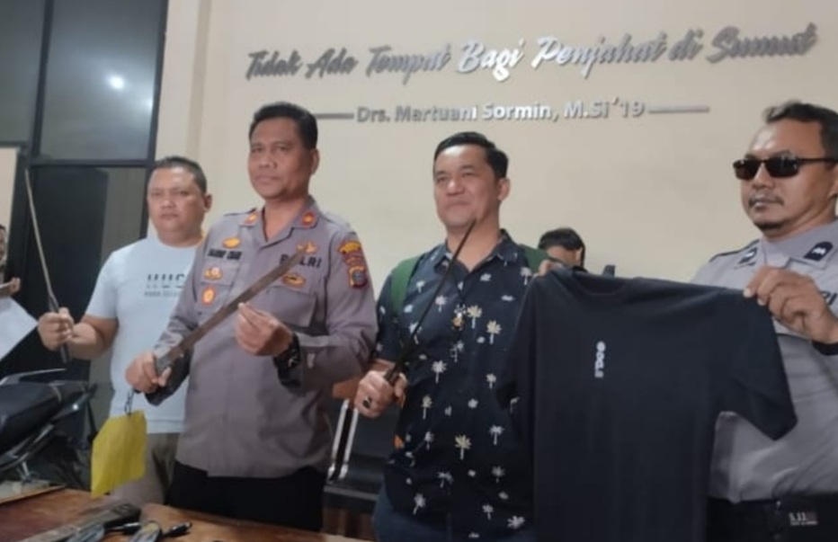 Polisi Tangkap 2 Pelaku Begal, 3 Bilah Parang Disita : 7 Kali Beraksi di Wilayah Patumbak