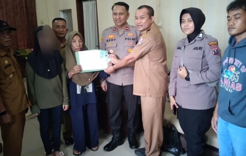 Polisi Bantu Pembuatan KTP dan Akte Lahir Anak Korban Pencabulan