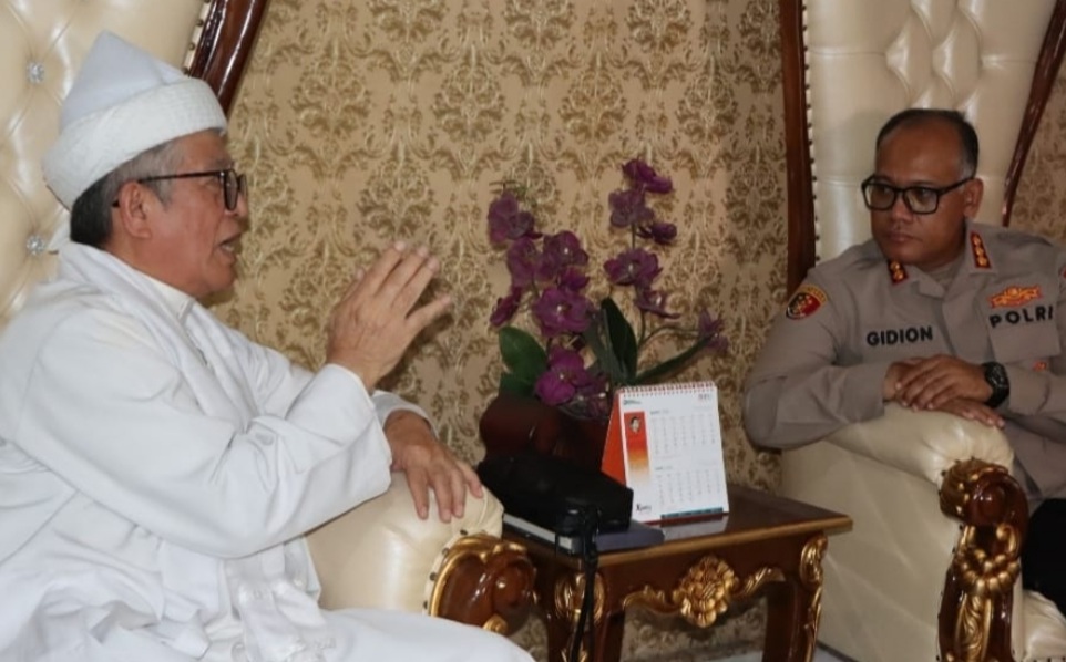 Kapolrestabes Medan Kunjungi Pimpinan Ponpes : Pererat Silaturahmi di Bulan Ramadhan