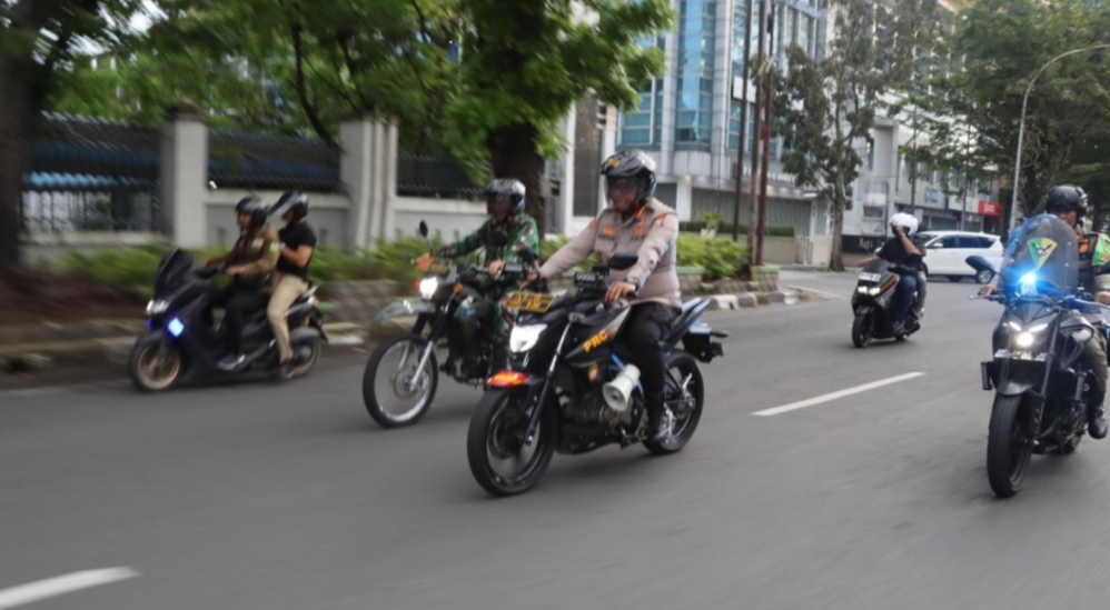 Mengendarai Motor, Kapolrestabes Medan Bersama TNI Razia Anti Premanisme