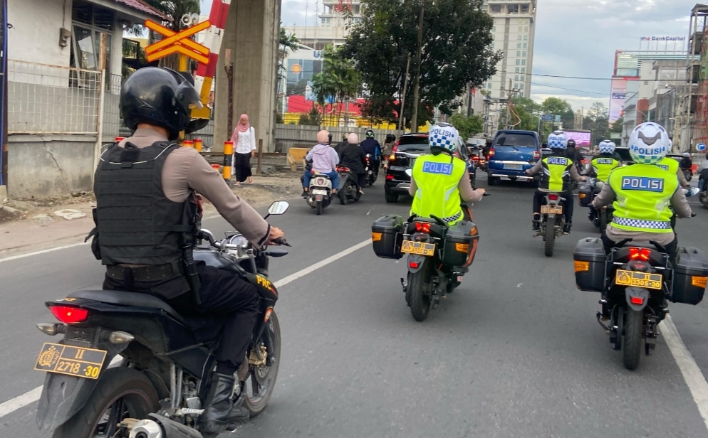 Di Jam-jam Sibuk, Srikandi Polrestabes Medan Urai Kemacetan