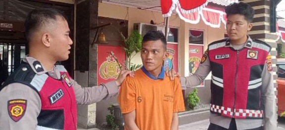 Viral ! Pak Ogah Diamankan Polisi Lantaran Pegang Batu