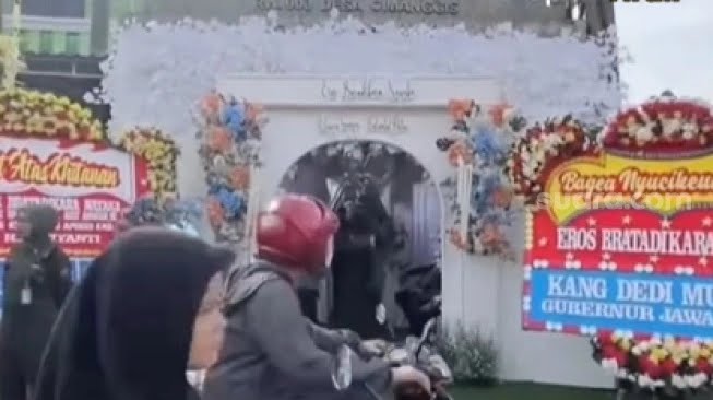 Viral ! Khitanan Anak Kades Terlalu Mewah : Warganet Minta KPK Turun Tangan