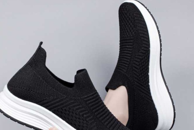 Alasan Sepatu Slip On Masih Menjadi Andalan Pria Buat Gaya Santai