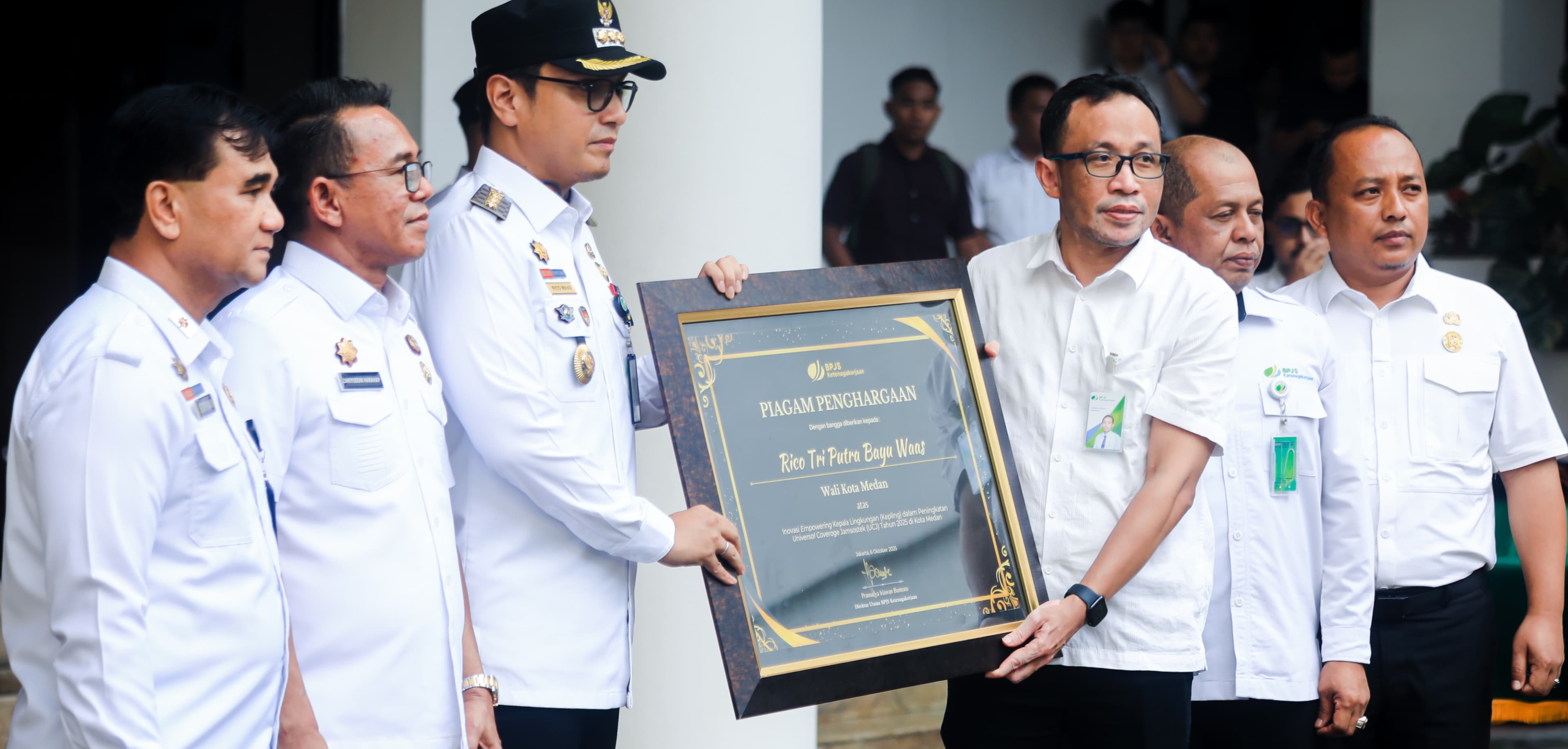 Walikota Medan Terima Piagam Penghargaan BPJS Ketenagakerjaan