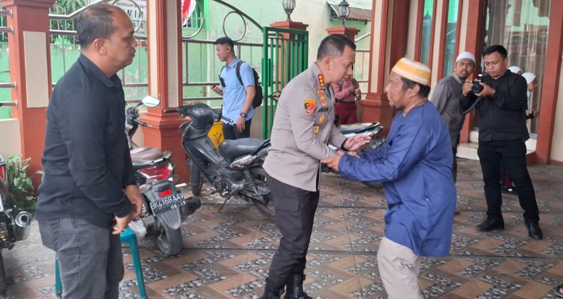 Empati Ditengah Tugas, Kapolrestabes Medan Melayat Orangtua Wartawan Metro TV
