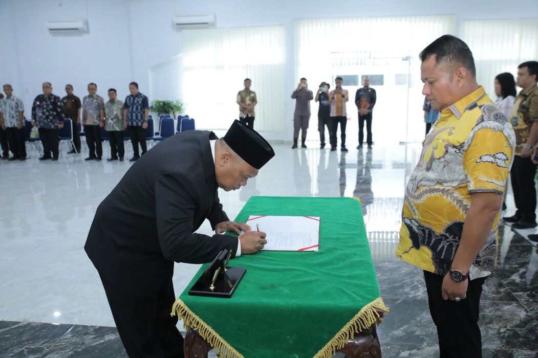 Wakil Bupati Asahan Lantik Anggota KPAD Periode 4 Tahun