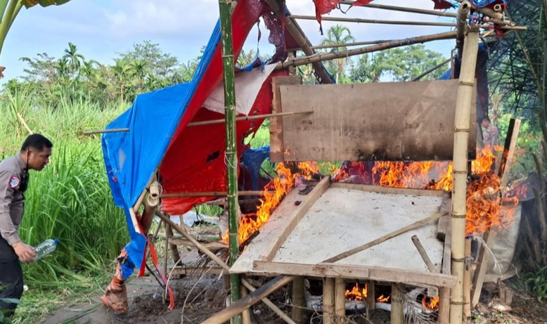 Polsek Sunggal GSN di Sei Semayang : Barak Dibakar, Bong dan Klip Sabu Ditemukan