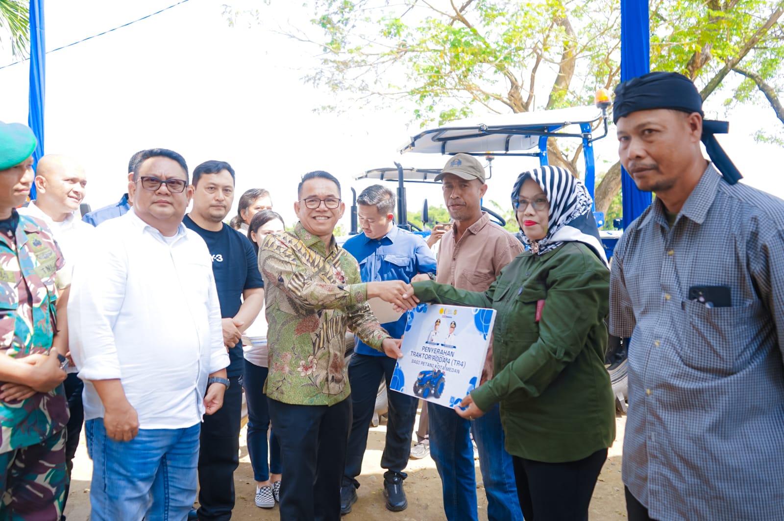 Kelompok Tani Dapat Bantuan Mesin : Produktivitas Petani Akan Meningkat