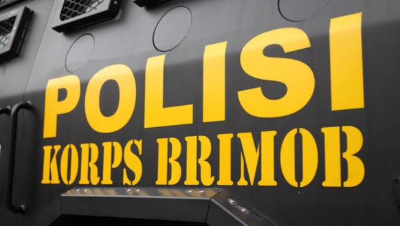 Respon Cepat, Brimob Sumut Turun Tangan Tangani Karhutla di Simalungun