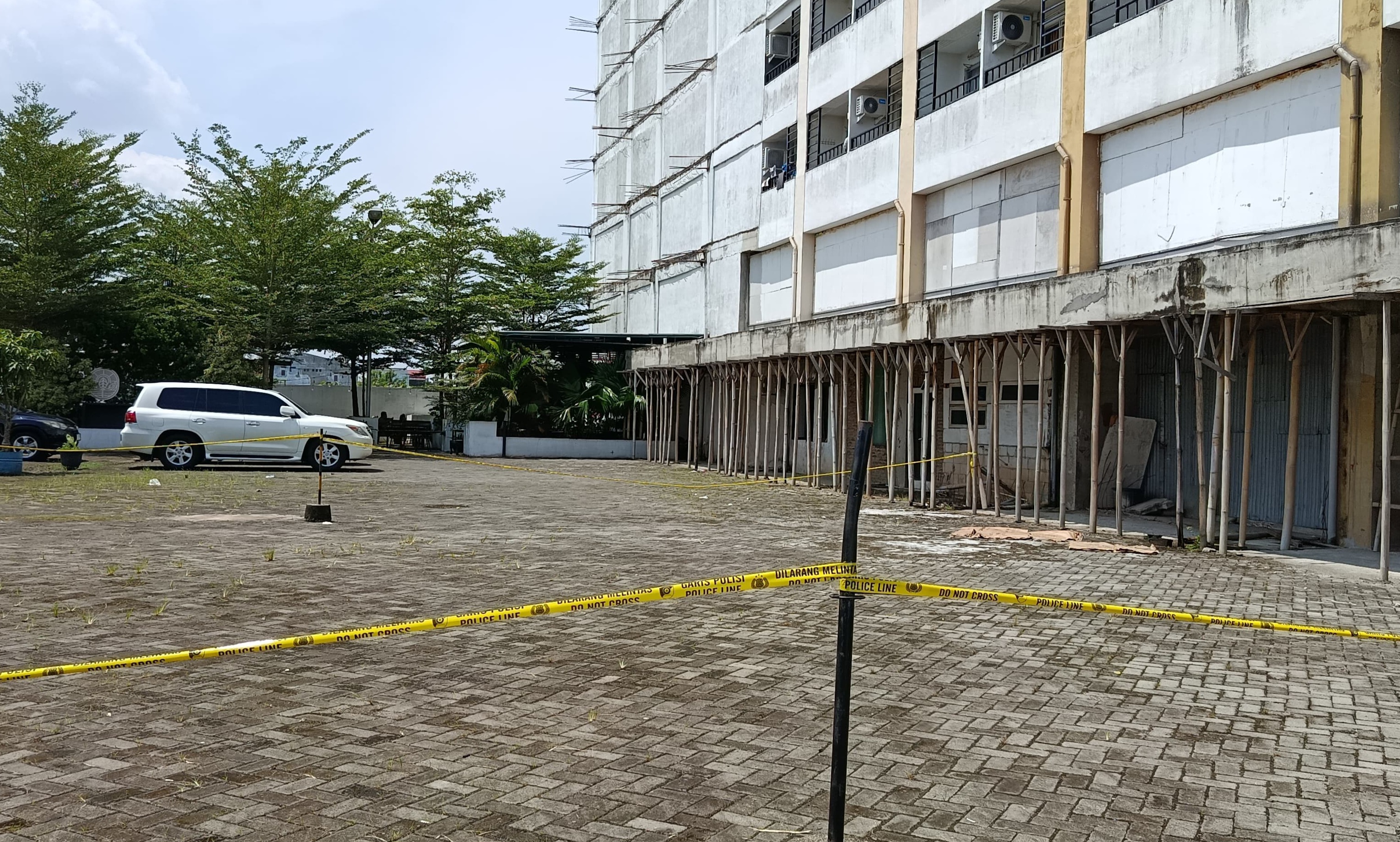 Apartemen Skyviem Diduga Ambil Korban : ASN Tewas Loncat dari Lantai 12, Kaki Putus