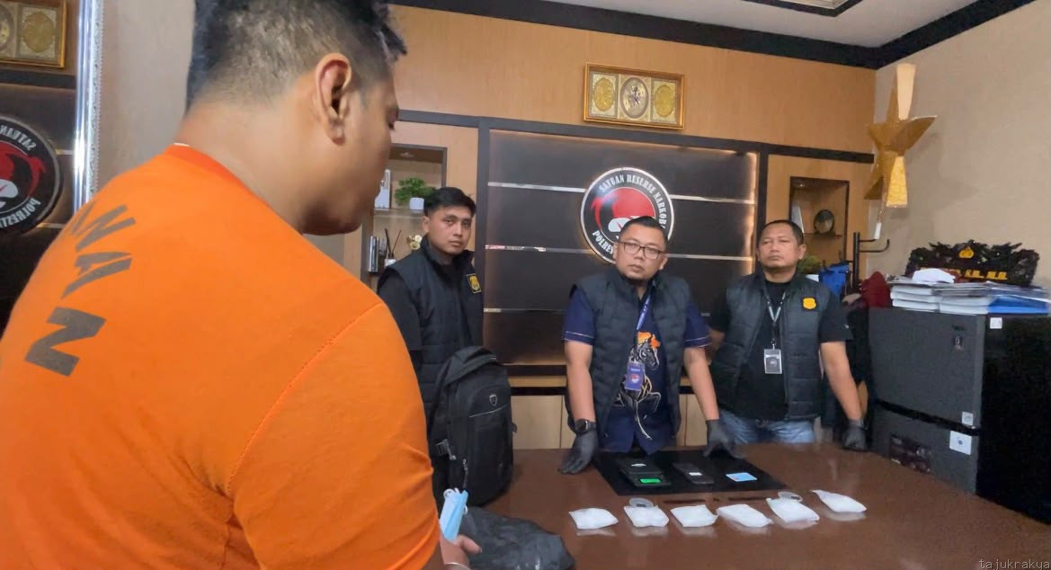 Penumpang Travel Medan-Aceh Ditangkap 'Gendong' Narkoba, 480 Gram Sabu Disita