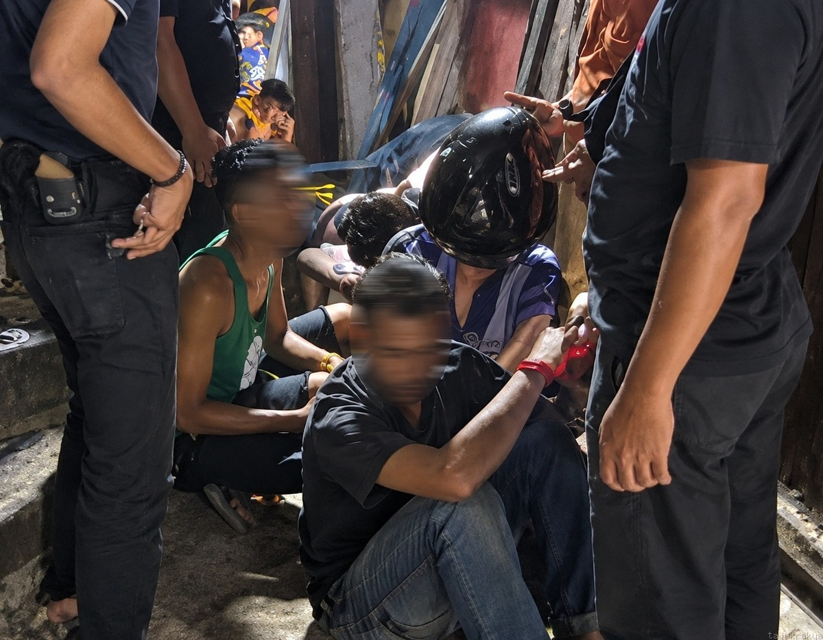 Rumah di Mabar Hilir Digerebek, Pengedar Sempat Buang Sabu : Tiga Pemakai Ikut Diamankan