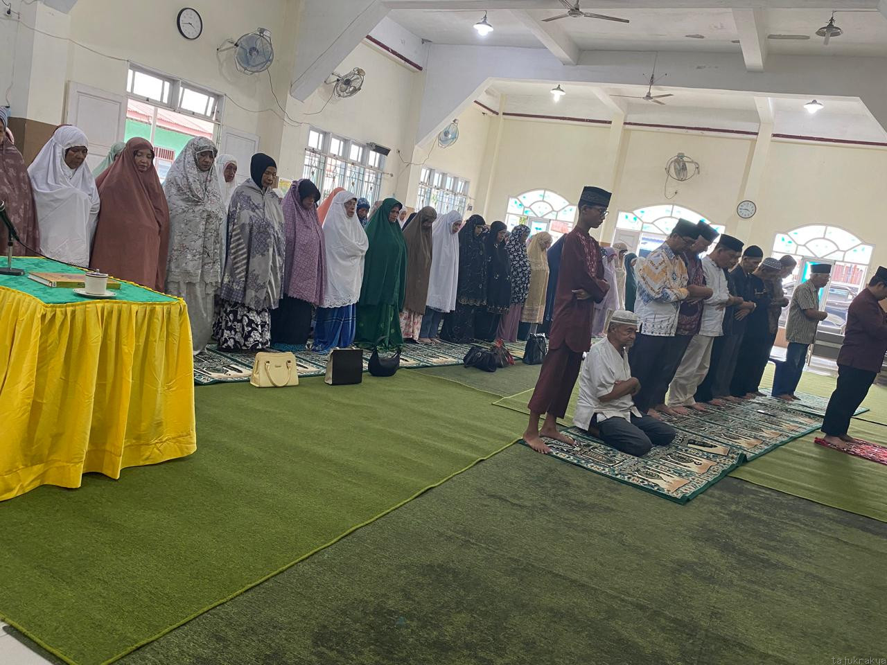 Ikatan Keluarga Bayur Medan Gelar Salat Gaib, Panjatkan Doa untuk Eks Mensos RI Bachtiar Chamsyah