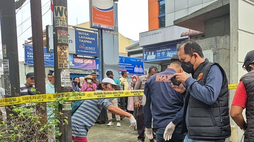 Mayat Pria Tanpa Identitas Ditemukan di Parit Depan Bank Sumut Medan Selayang