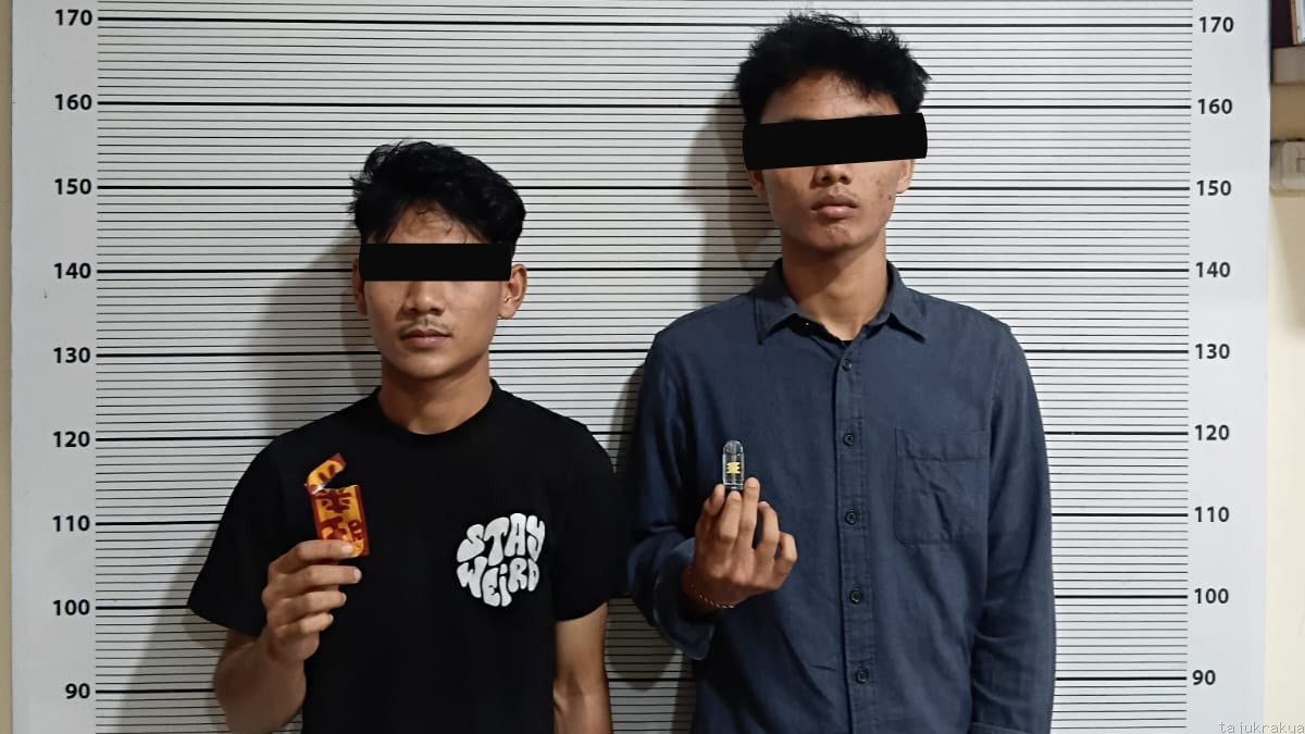 Polrestabes Medan Ringkus 2 Pengedar Pod Getar Saat Tunggu Pembeli di Jalan Kutilang