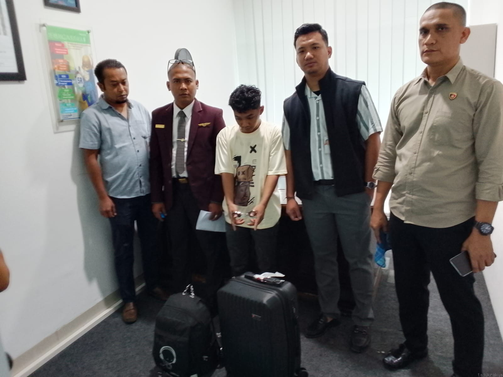 Polres Taput Tangkap Mahasiswa Bawa Sabu 1 Kg di Bandara Silangit