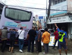 LBH Medan Kritik Bobby Nasution Usai Bus Turis Malaysia Terperosok di Lubang Bekas Galian Proyek : Amburadul !