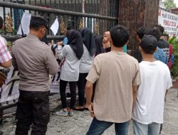 Depan Kejatisu, Massa GMPKP Berteriak Minta Kakanwil Kemenkum HAM Sumut Dicopot