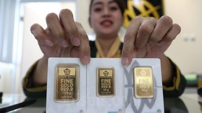 Memasuki Akhir Pekan, Harga Emas Antam Anjlok Hingga Rp 1.016.554 per Gram