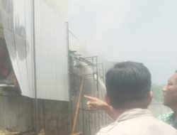 Diduga Korslet, Empat Rumah Terbakar : Penghuni Rumah Selamat